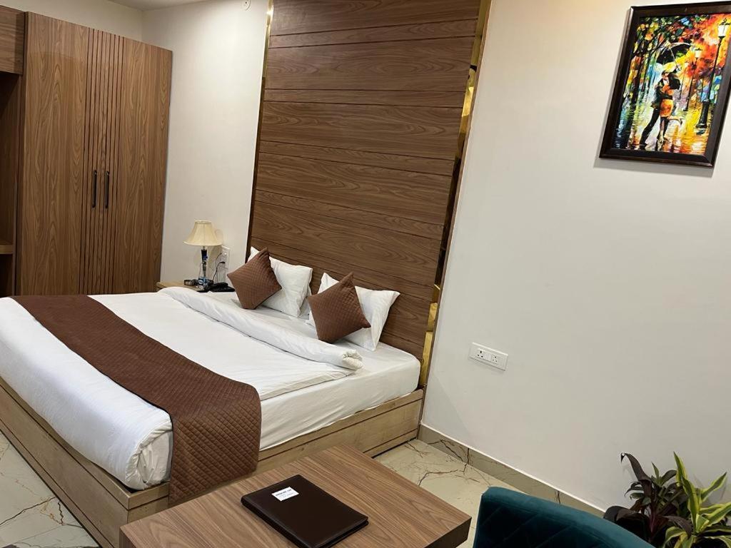 Hotel Eco Park Rewa Esterno foto